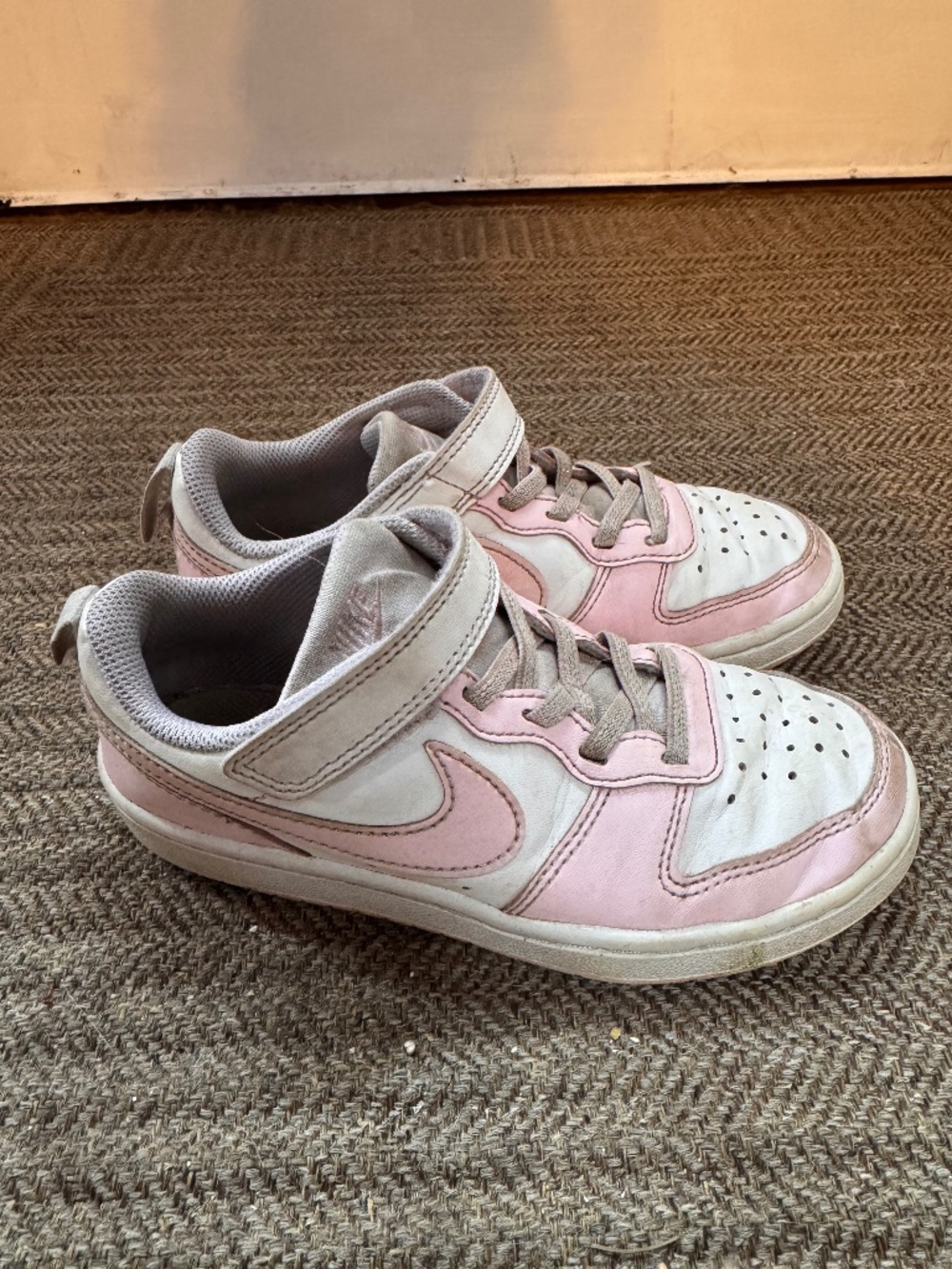 Nike Kids White and Pink Low-Top Sneakers toddler size 13